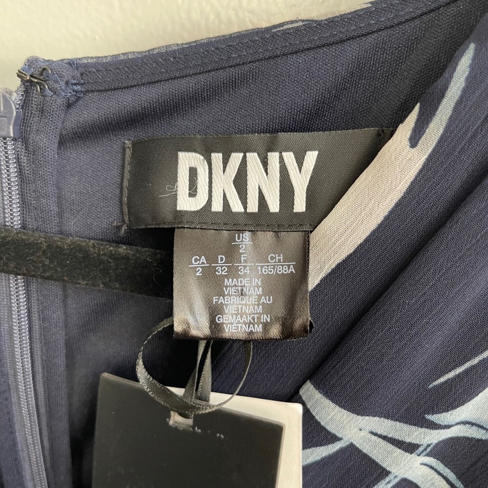 DKNY Navy Floral Wrap Maxi Dress Sheer Sleeve Tie Waist Size 2 NWT - Picture 9 of 13